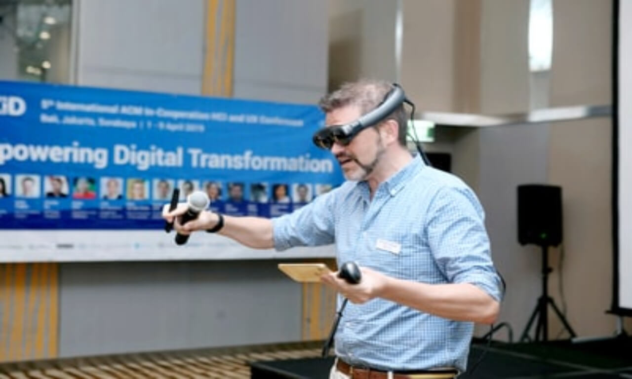 Operating VR hardware
